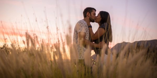 How To Kiss a Girl For The First Time – 7 Must-Know Tips